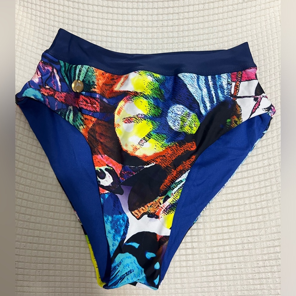 Custom designed Bikini Set✨ - Picture 4 of 6